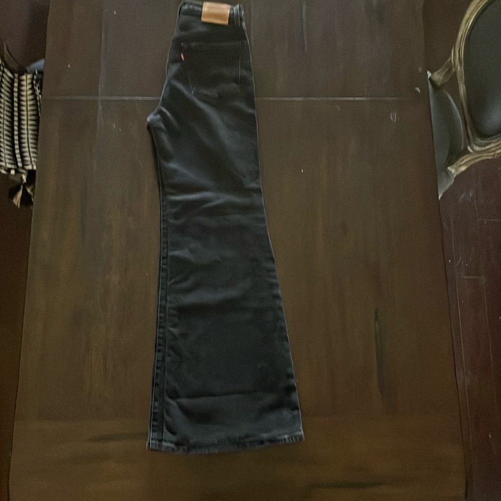 LEVI JEANS